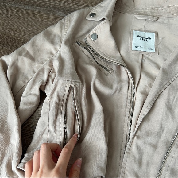 Abercrombie & Fitch Cropped Beige Cream Moto Utility Jacket - Picture 11 of 14